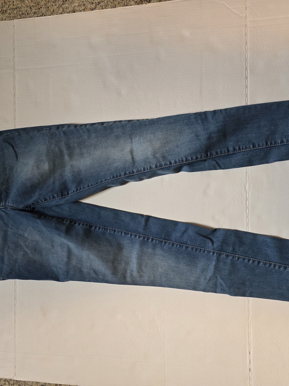 Old Navy Women's Slim Straight Jeans in Faded Blue